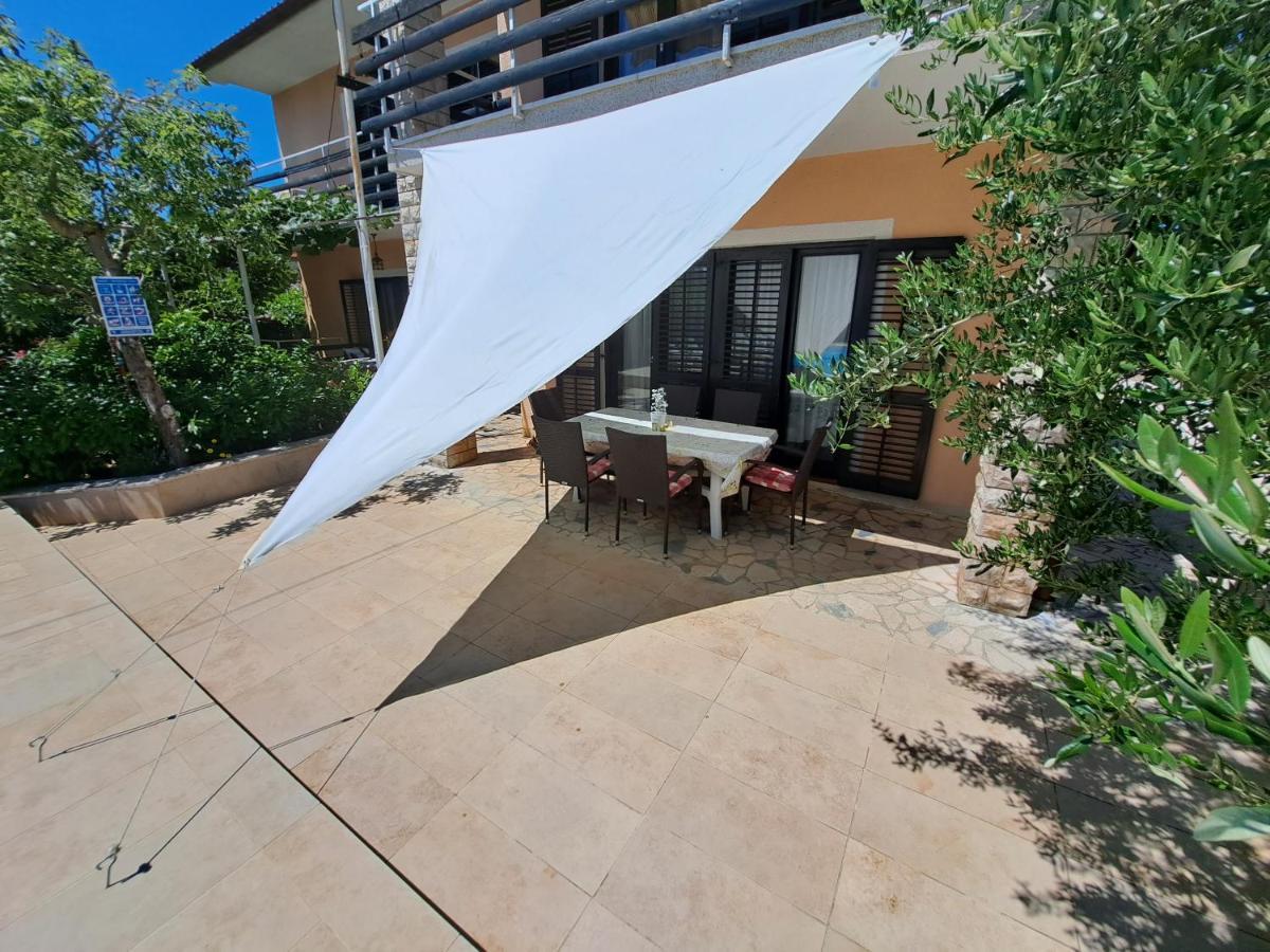 Apartment Big Pool In *